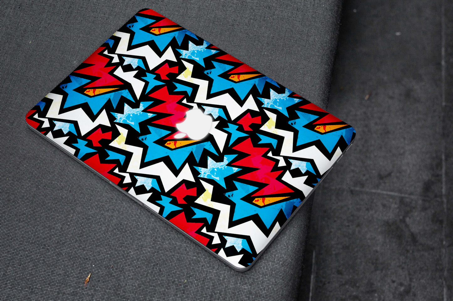 Funky Zig Zag Red And Blue Matte Finish Latest Laptop Skin